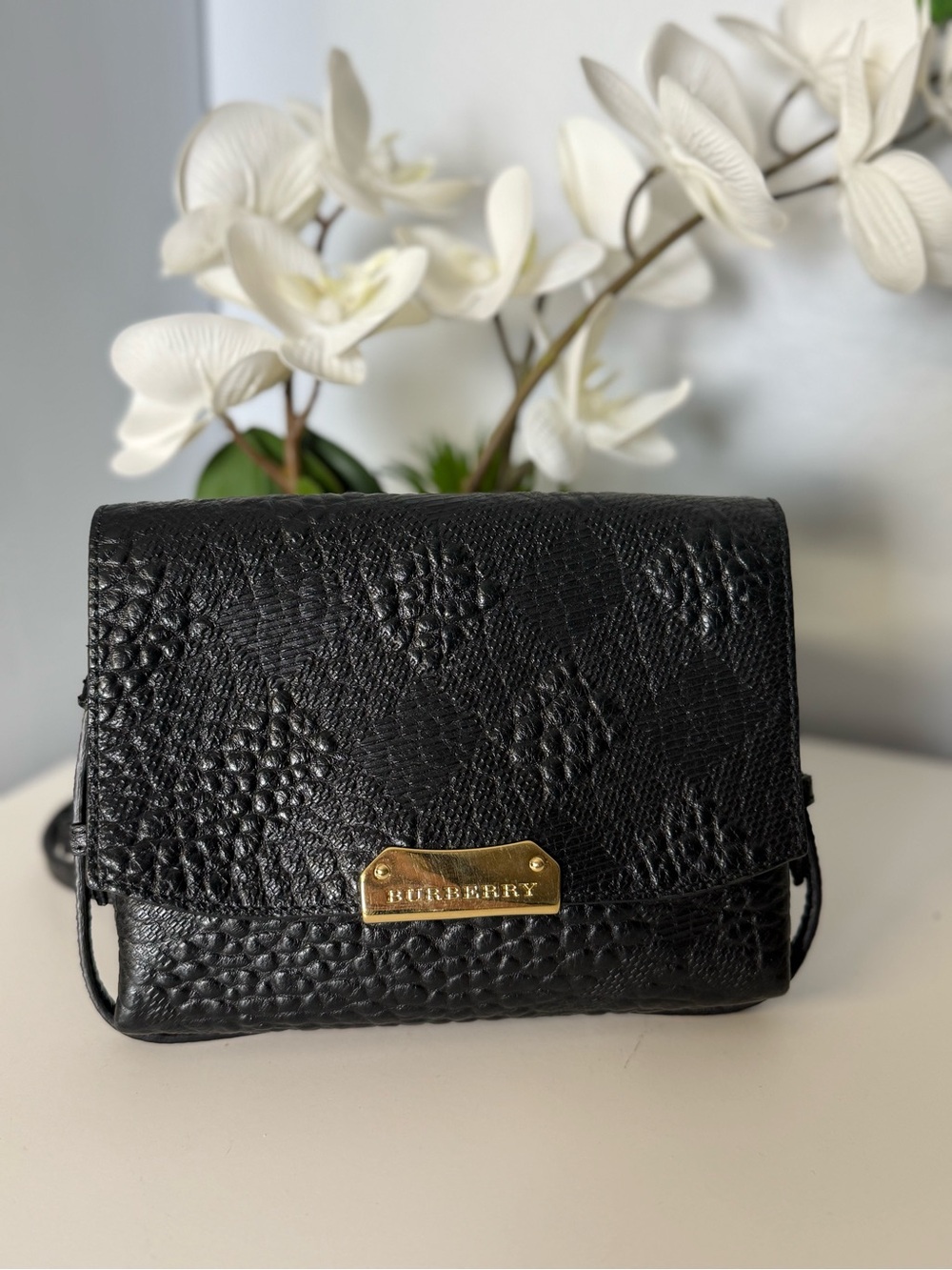 BURBERRY Signature Grain Leather Check Embossed Langley Black Crossbody